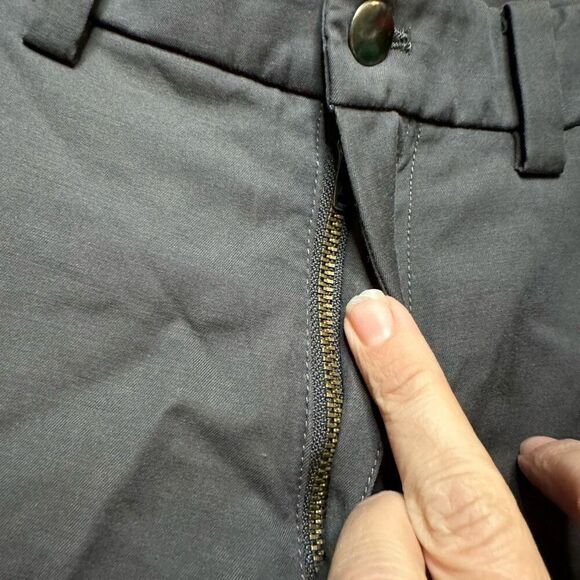 Lululemon gray athletic shorts 30 - Picture 4 of 7